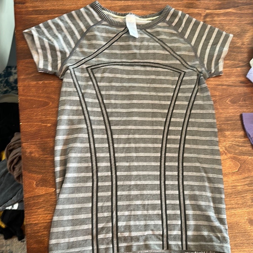 Girls, Ivivva stretchy tee